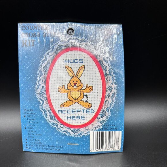The New Berlin Co. Counted Cross Stitch "Hugs Accepted Here" Red Hoop VTG 80s - Picture 1 of 9